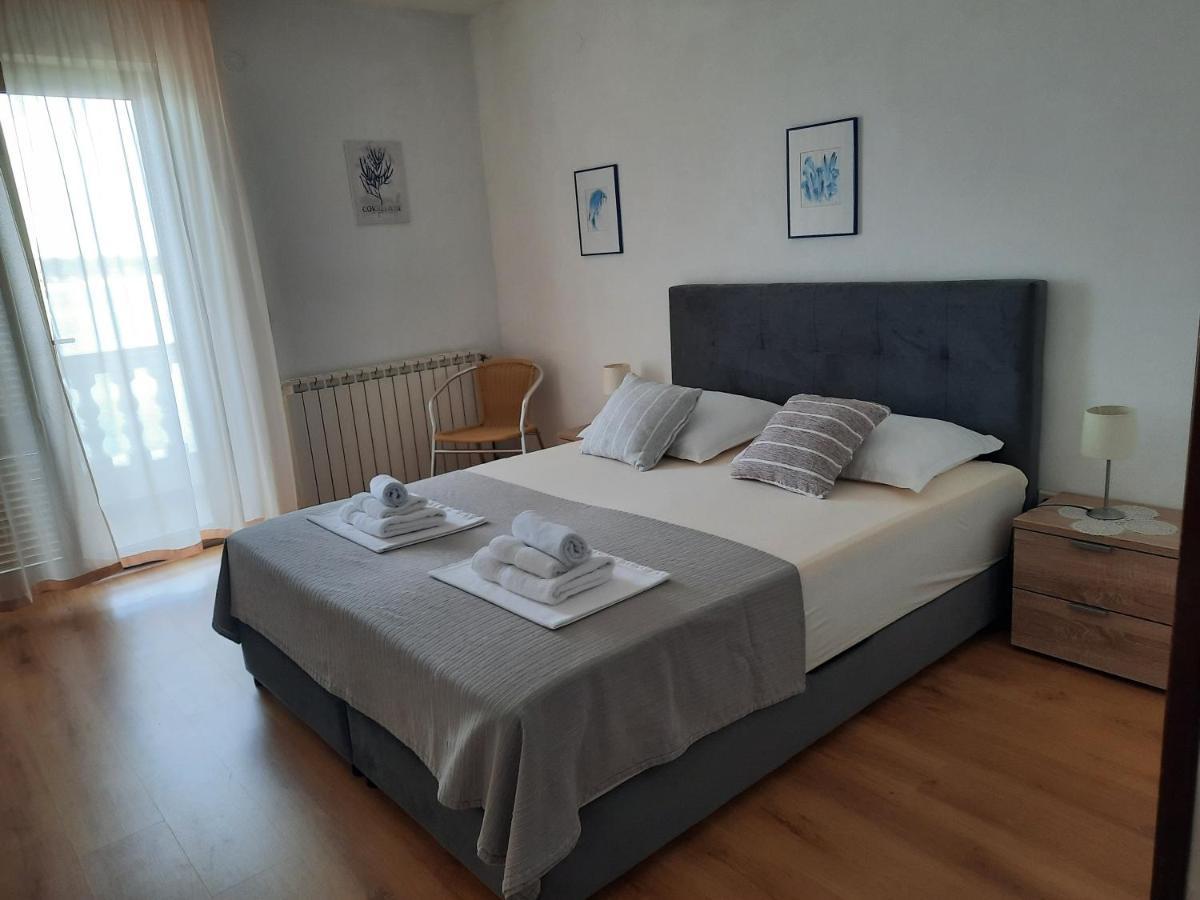 Apartments And Rooms Vinko Barbat na Rabu Luaran gambar