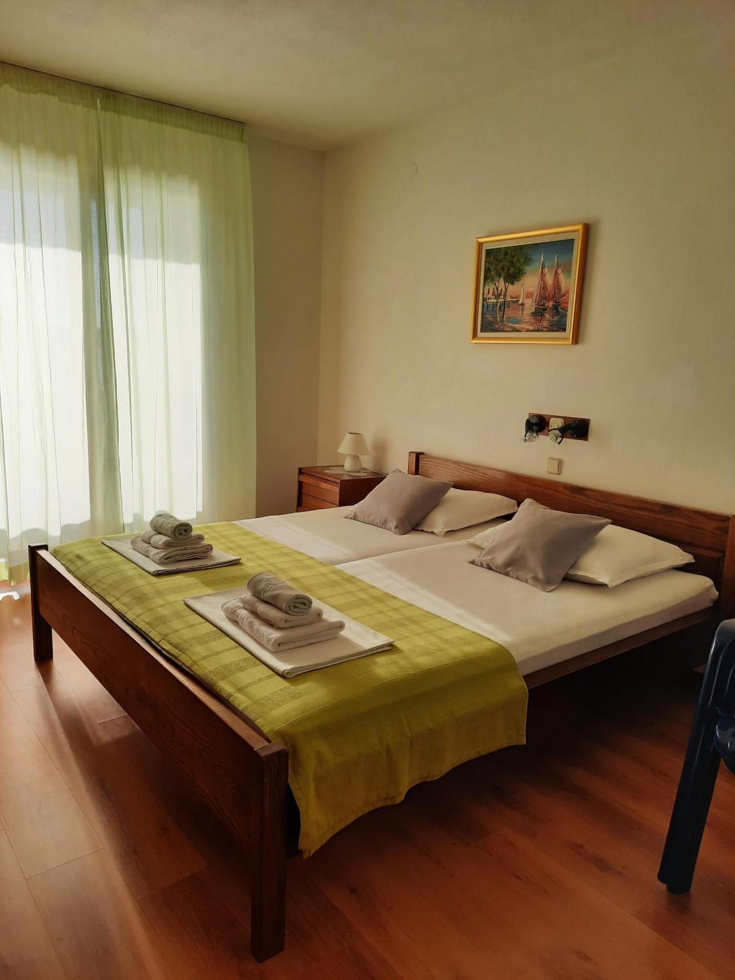 Apartments And Rooms Vinko Barbat na Rabu Luaran gambar