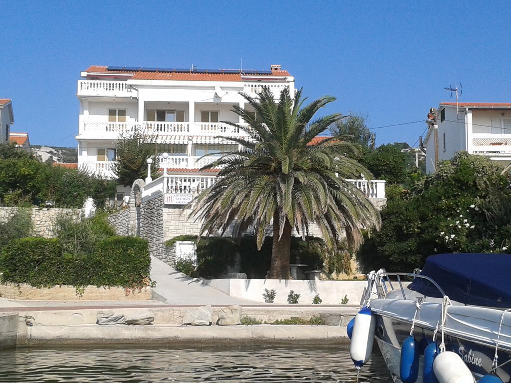 Apartments And Rooms Vinko Barbat na Rabu Luaran gambar